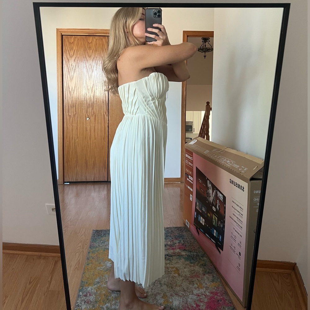 HOUSE OF CB 'Amorata' Ivory Pleated Maxi Dress XS Plus Cup - Picture 10 of 11